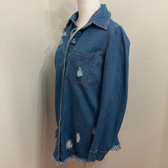 EUC Distressed Denim  Top Size Medium - Picture 4 of 10